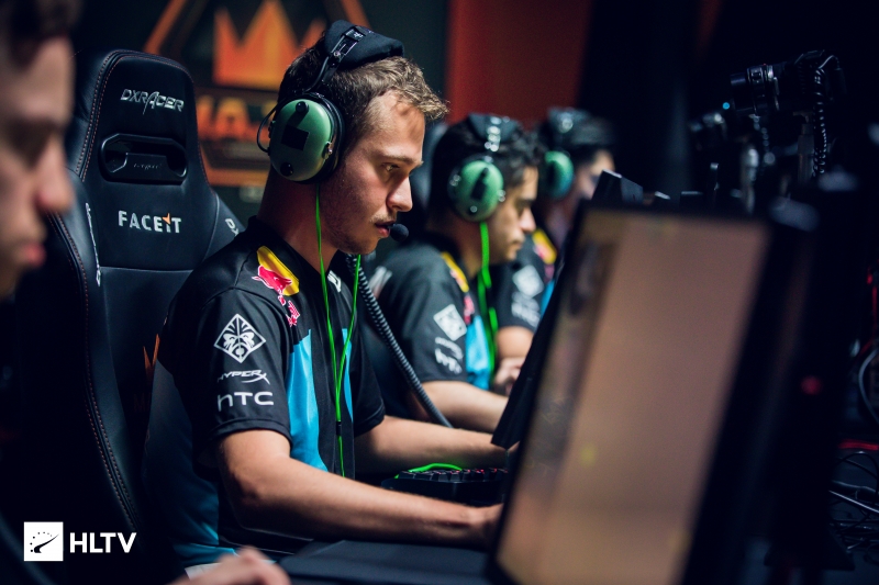 YEKINDAR八年磨一剑，电竞线下赛夺冠荣耀时刻