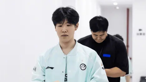 王者荣耀S41赛季全面解析：神话装备系统革新、匹配机制优化与英雄平衡性调整，助你快速适应新赛季版本变化-一竞技官网